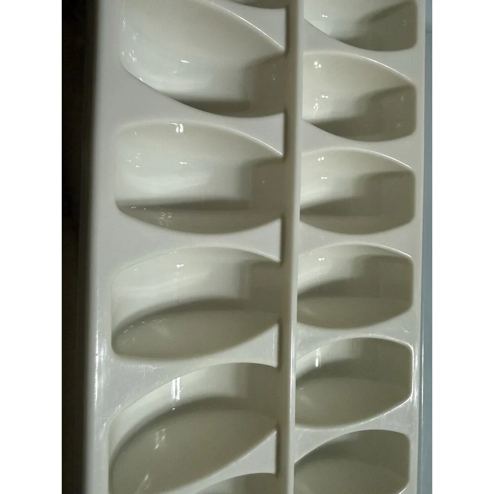 OXO Covered Ice Cube Tray with Lid 13